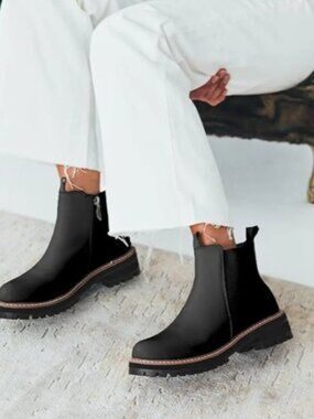 New with Tags Aqua Diva Black Leather Chelsea Boots - Size 39